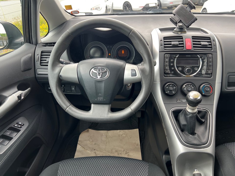 Toyota Auris 1,6 T2 5d
