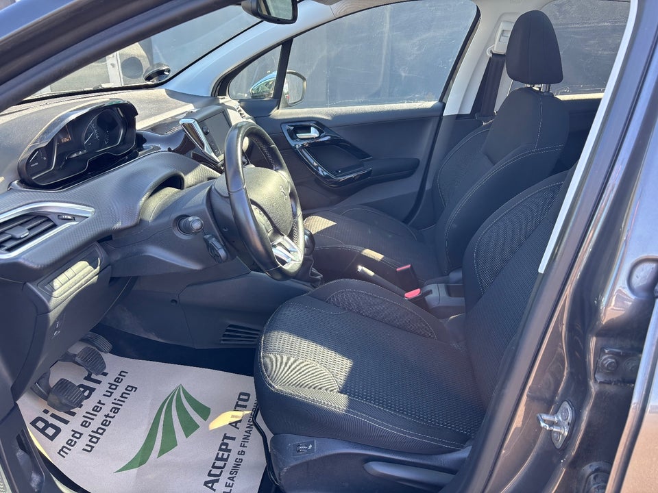 Peugeot 208 1,6 BlueHDi 100 Allure Sky 5d