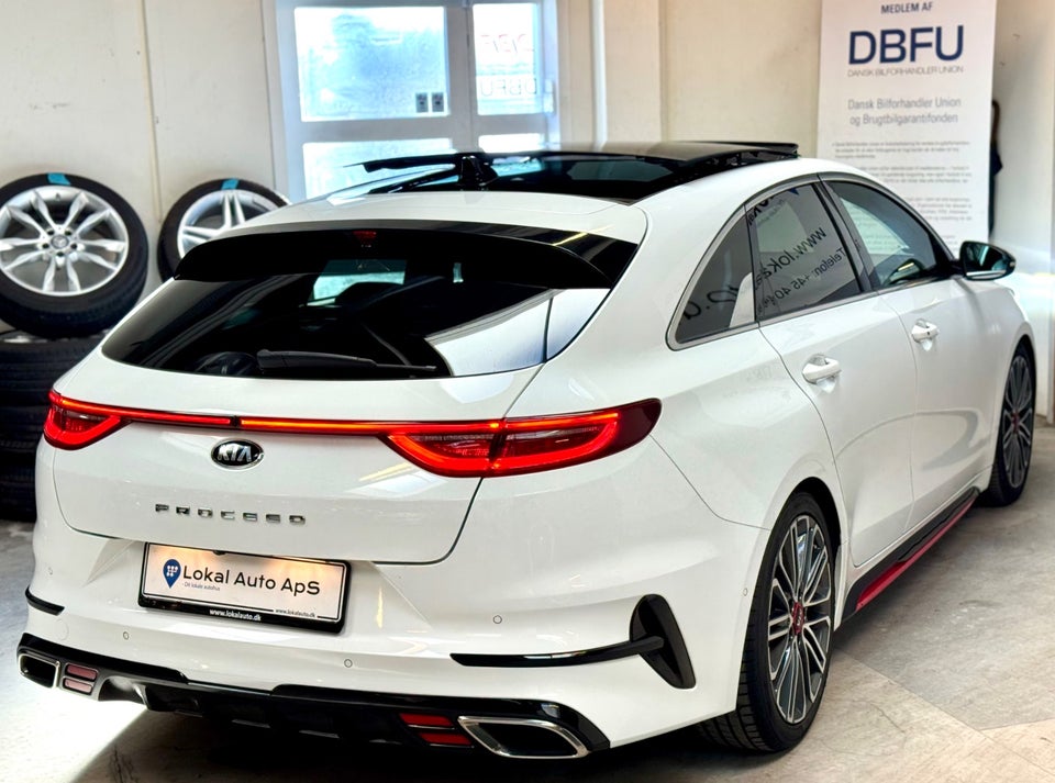 Kia ProCeed 1,6 T-GDi GT DCT 5d