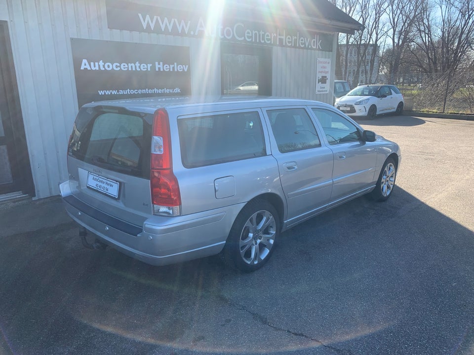 Volvo V70 2,4 140 5d