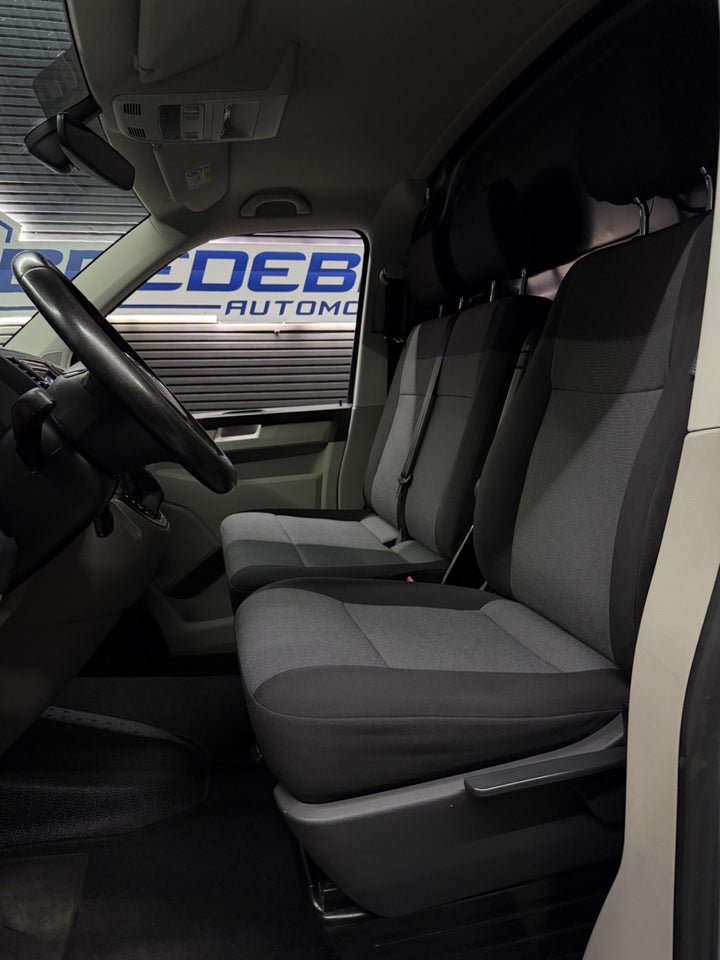 VW Transporter 2,0 TDi 150 Kassevogn DSG lang