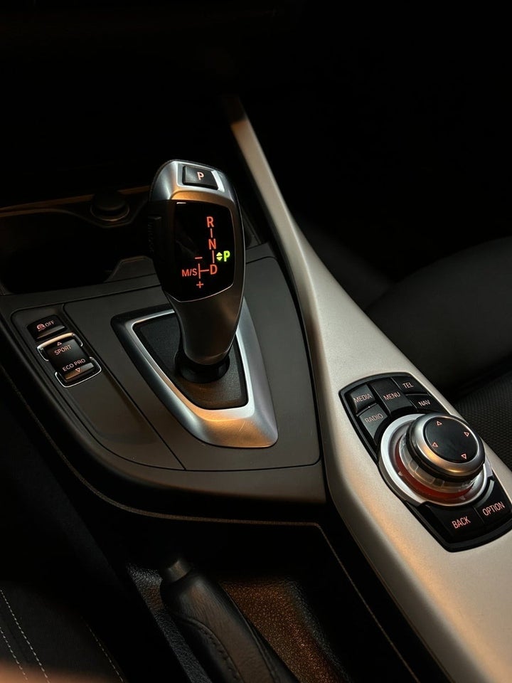 BMW 118d 2,0 Advantage aut. 5d