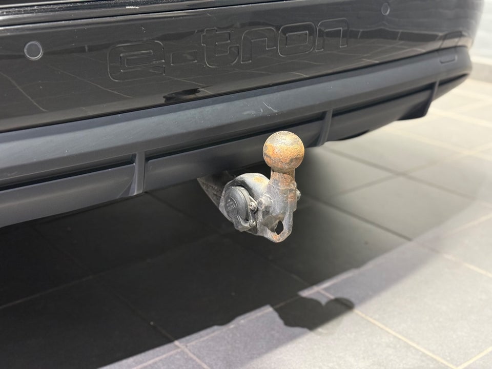 Audi Q4 e-tron 40 S-line 5d