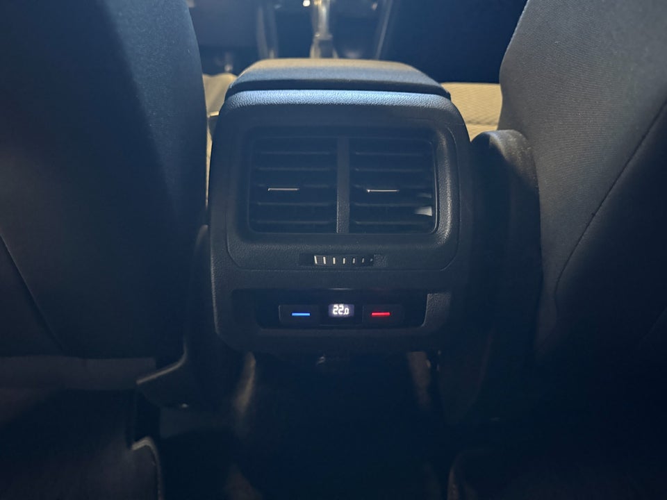 VW Touran 1,6 TDi 115 Comfortline Connect DSG 7prs 5d