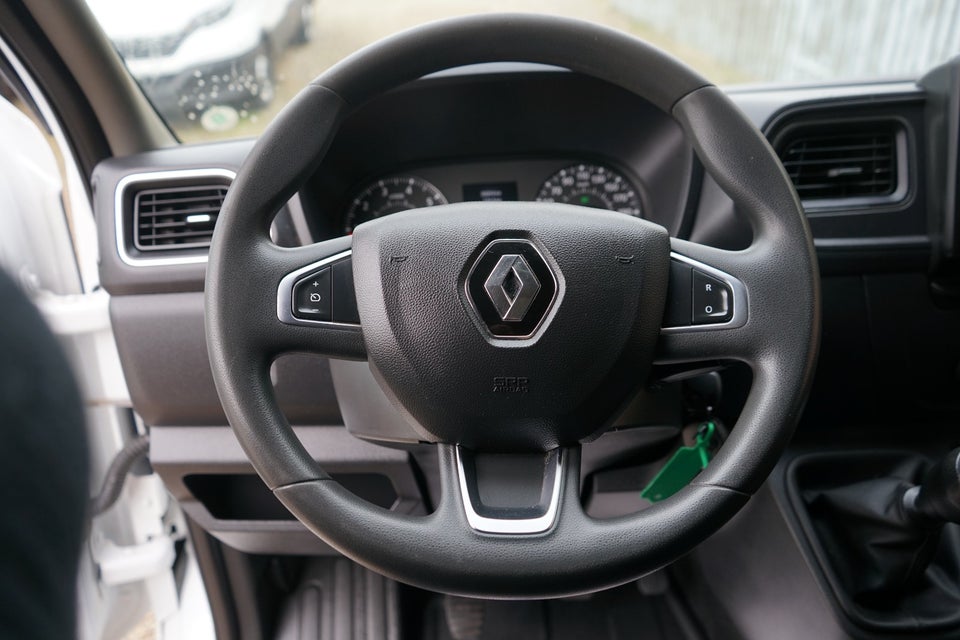 Renault Master IV T35 2,3 dCi 165 L3H2 Kassevogn RWD
