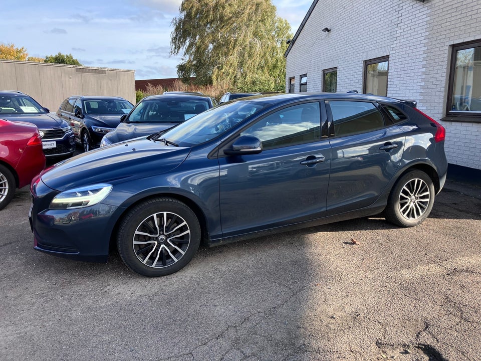 Volvo V40 2,0 D3 150 Momentum aut. 5d