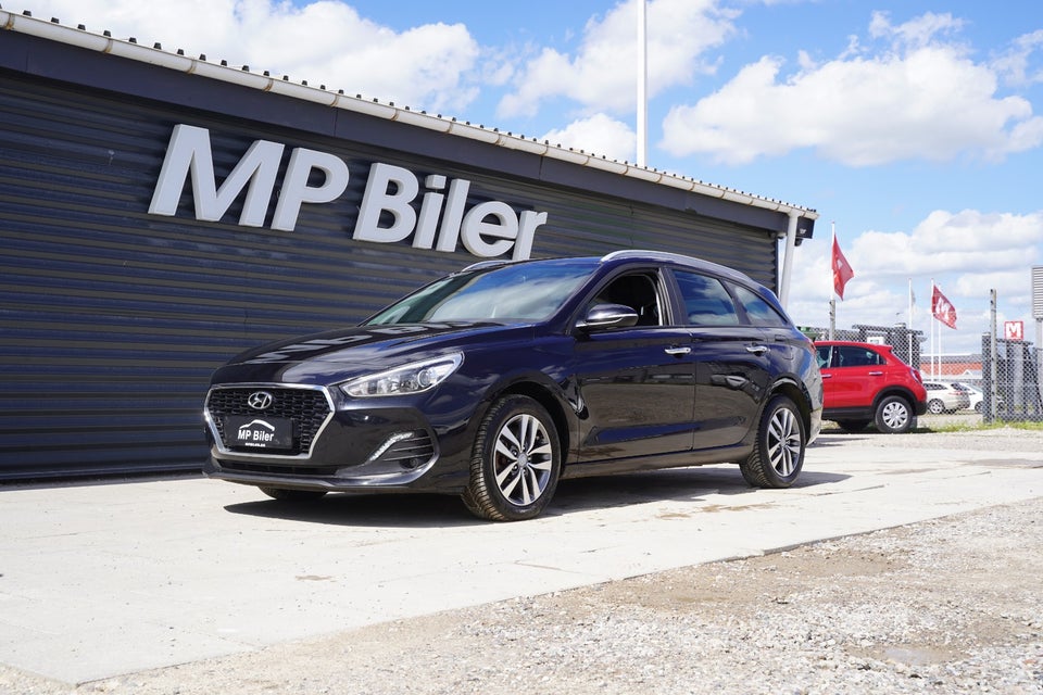 Hyundai i30 1,6 CRDi 115 Premium stc. 5d