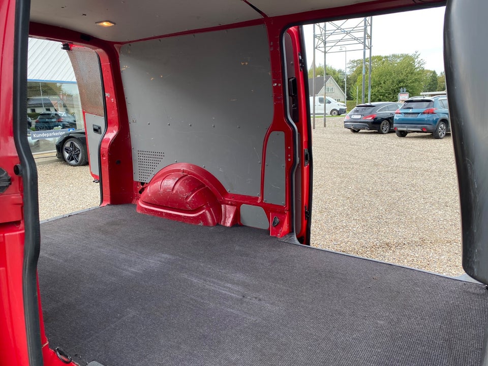 VW Transporter 2,0 TDi 140 Kassevogn DSG lang