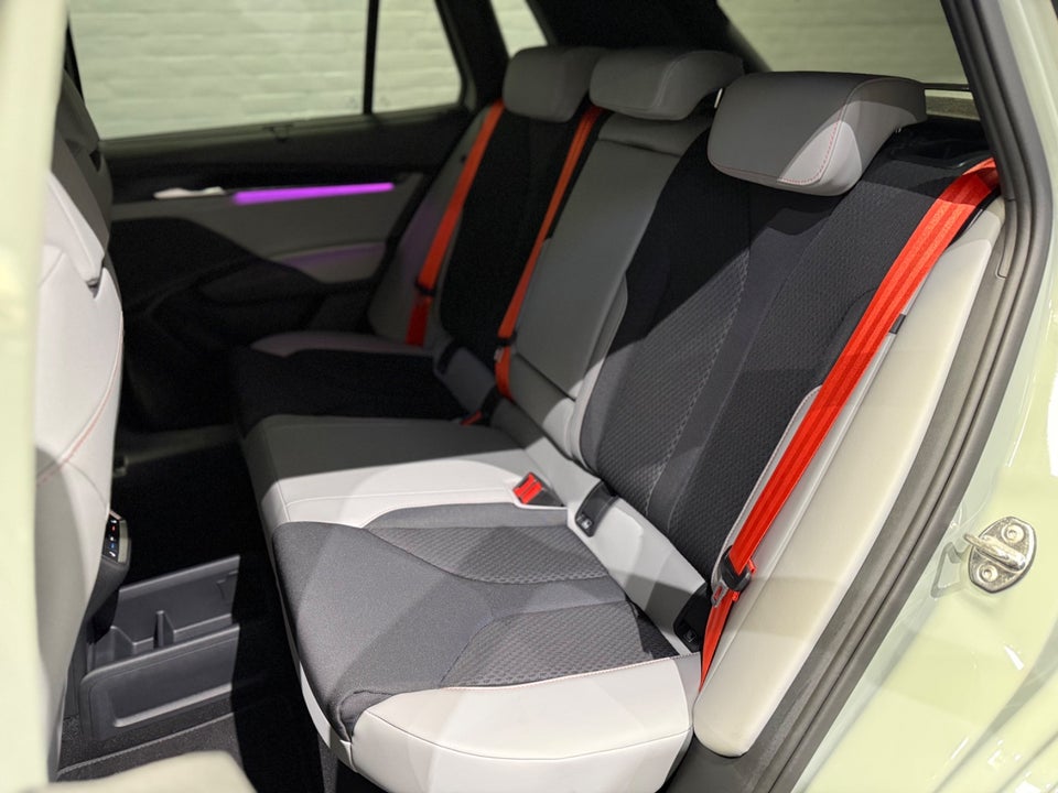 Skoda Elroq 85 iV Lodge 5d