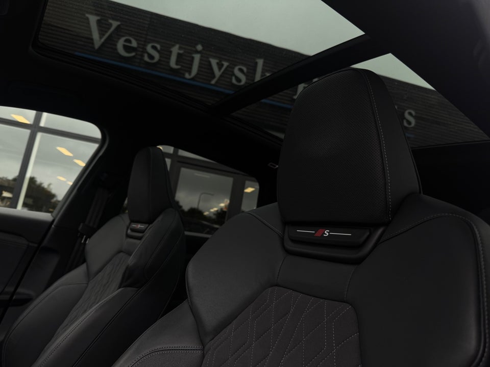 Audi Q6 e-tron S-line quattro 5d