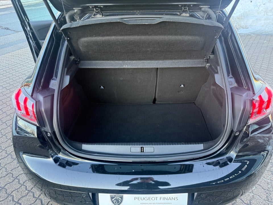 Peugeot 208 1,2 PureTech 100 Allure Sky 5d