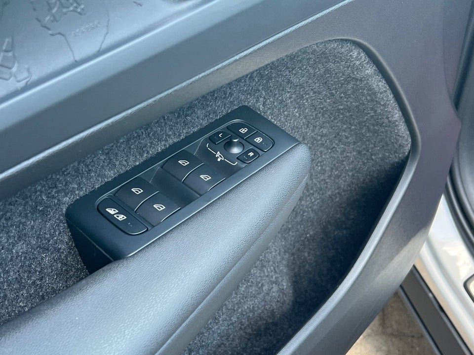 Volvo XC40 ReCharge Extended Range Core 5d