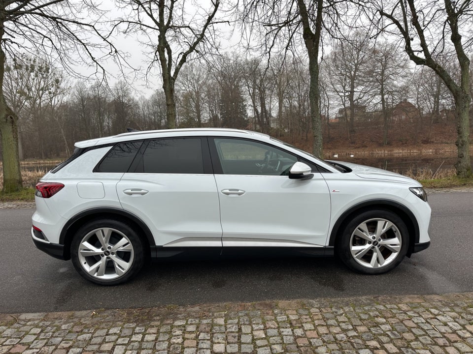 Audi Q4 e-tron 35 S-line 5d