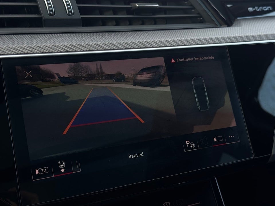 Audi Q8 e-tron 55 S-line Sportback quattro 5d