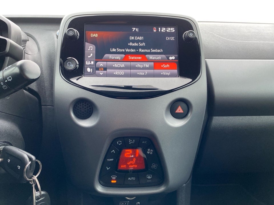 Toyota Aygo 1,0 VVT-i x-press x-shift 5d