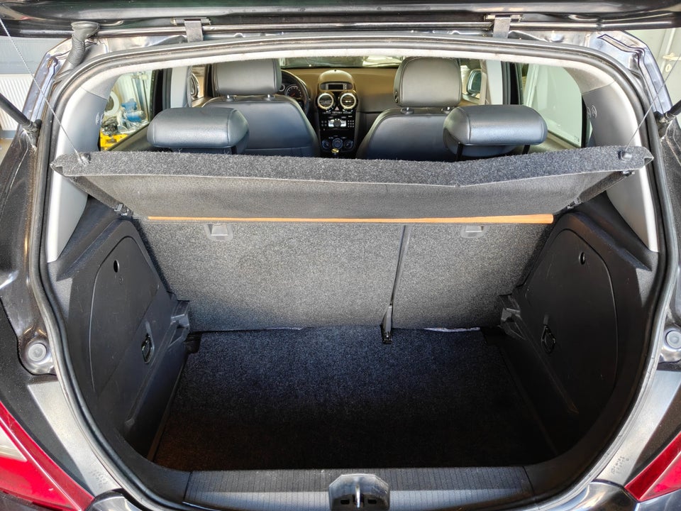 Opel Corsa 1,2 16V Cosmo 5d