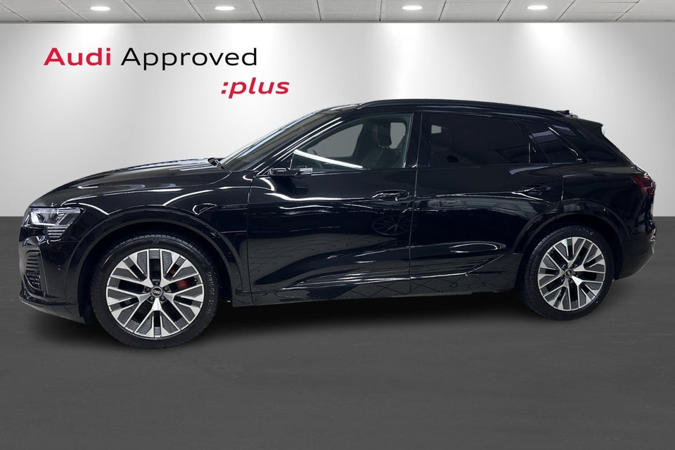 Audi Q8 e-tron 55 S-line quattro 5d