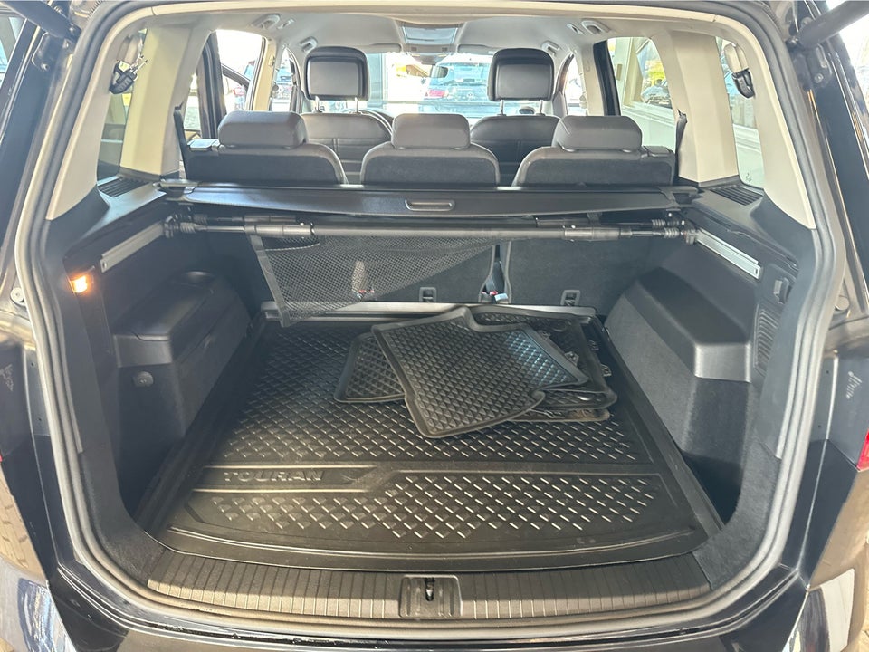 VW Touran 2,0 TDi 150 Highline DSG 7prs 5d