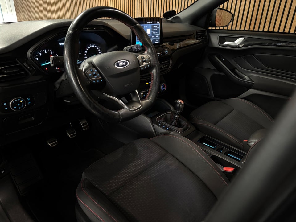 Ford Focus 1,0 EcoBoost ST-Line 5d