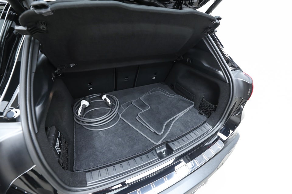 Mercedes EQA350 AMG Premium 4Matic 5d