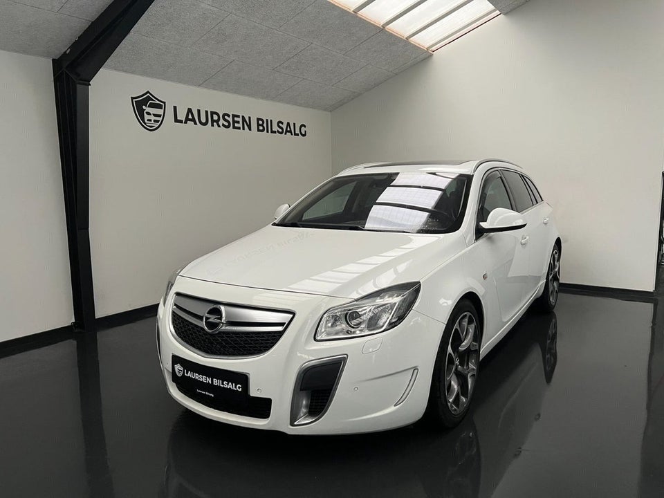 Opel Insignia 2,8 OPC Sports Tourer 4x4 5d