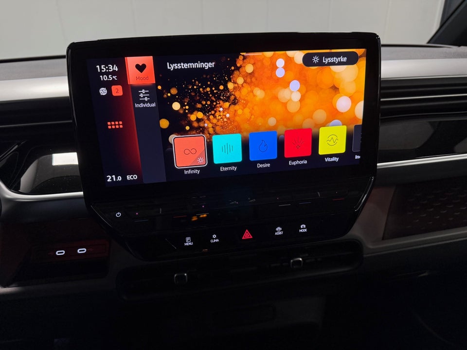 VW ID.Buzz 77 Pro SWB 5d