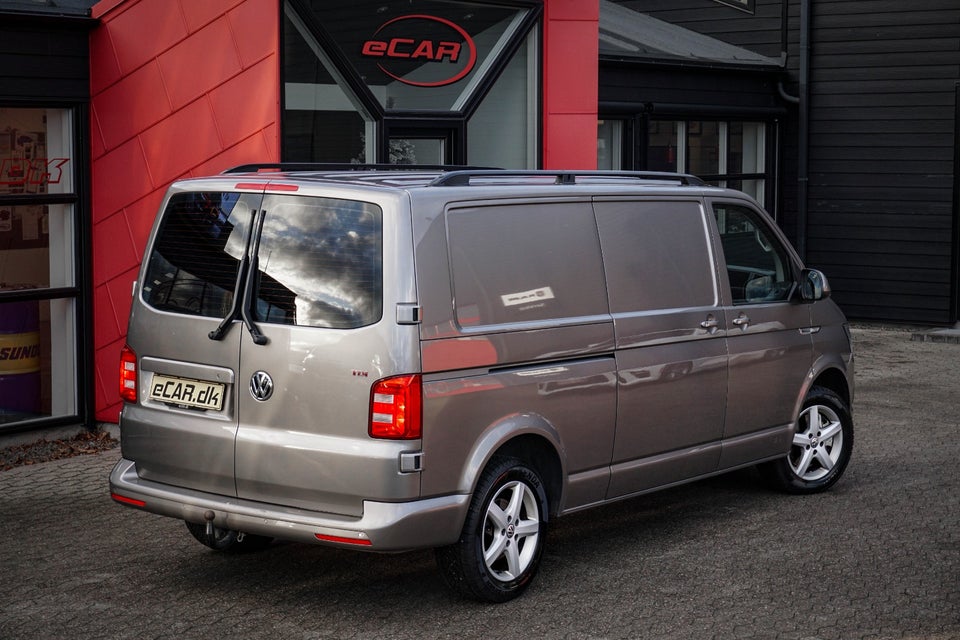 VW Transporter 2,0 TDi 204 Kassevogn DSG lang