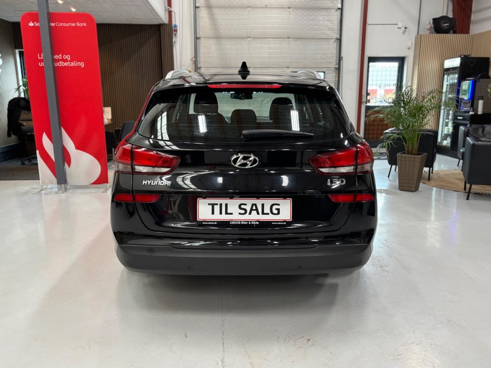 Hyundai i30 1,6 CRDi 110 Premium stc. DCT 5d