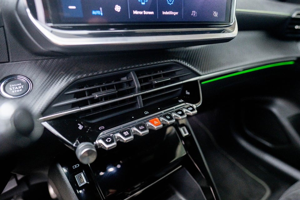 Peugeot e-208 50 GT 5d