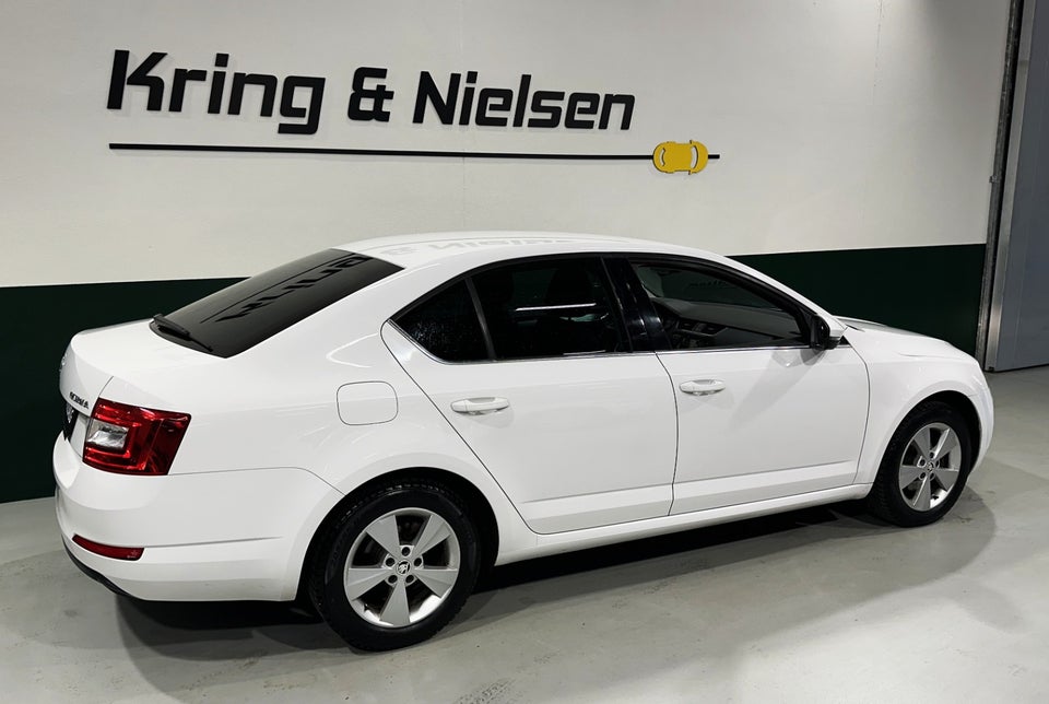 Skoda Octavia 1,6 TDi 110 Style DSG 5d