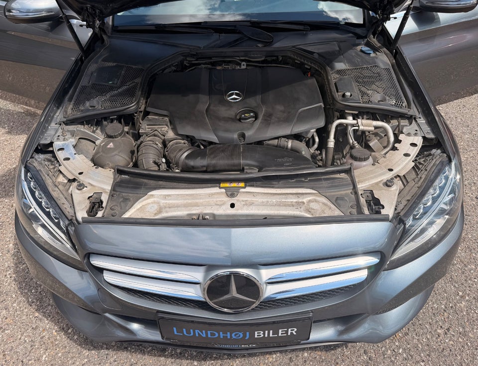 Mercedes C220 d 2,2 Avantgarde stc. aut. 5d
