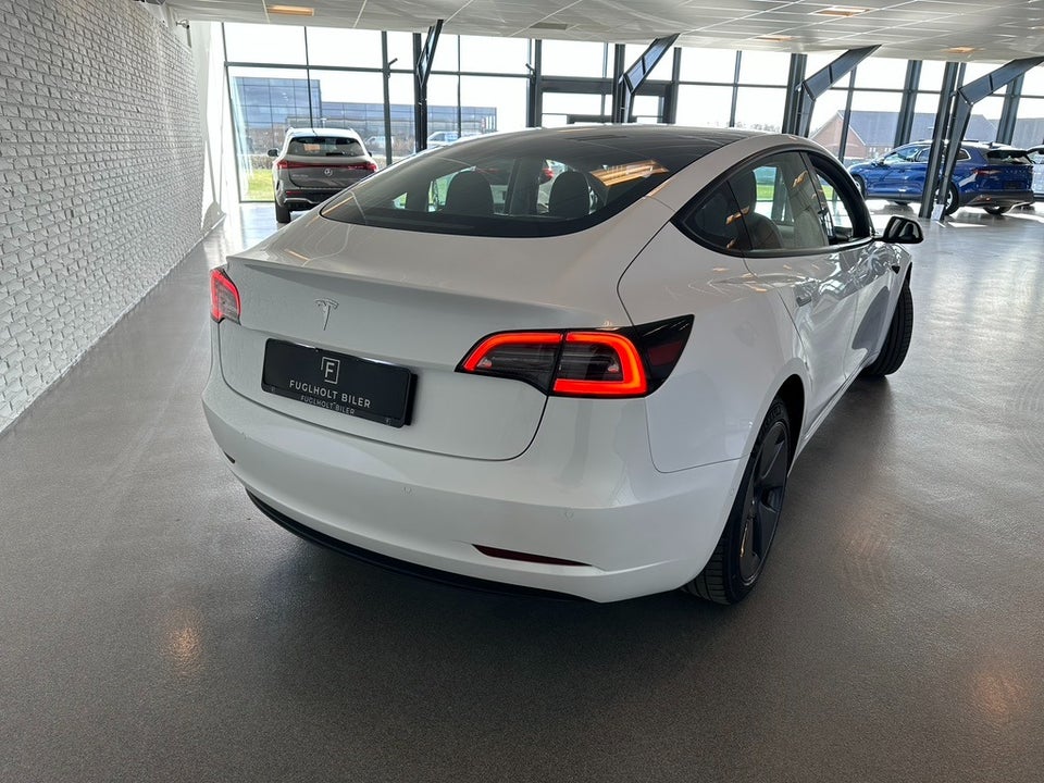 Tesla Model 3 Standard Range+ RWD 4d