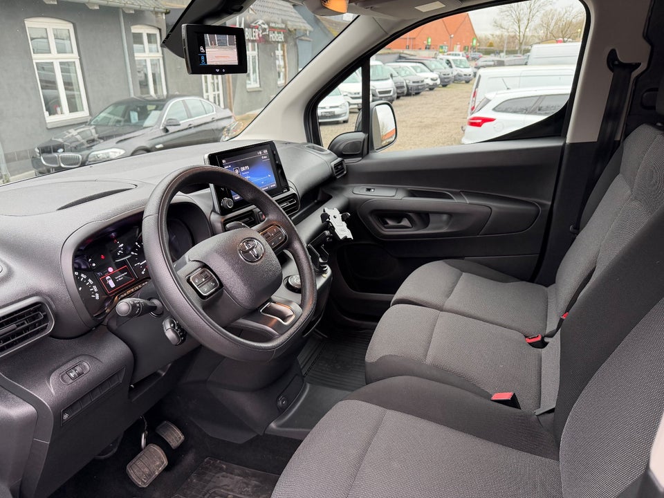 Toyota ProAce City 1,5 D 130 Long Comfort aut. 5d