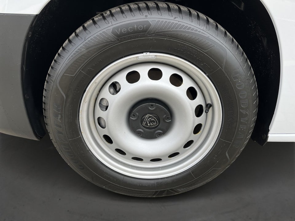 Peugeot e-Partner 50 L2V2 Plus Van
