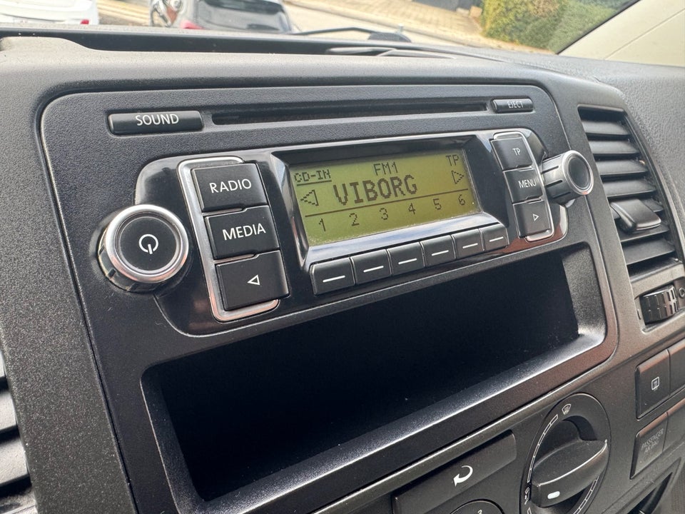 VW Transporter 2,0 TDi 84 Kassevogn kort