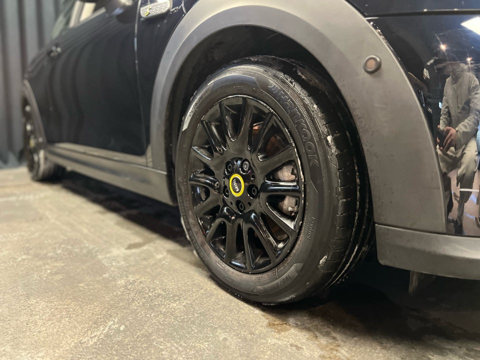 MINI Cooper SE Classic Trim 3d