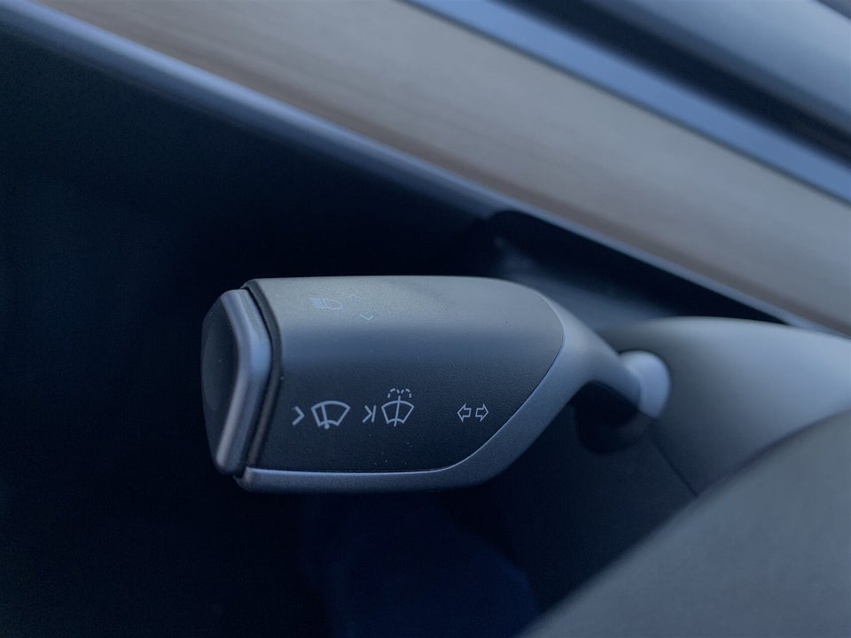 Tesla Model Y Long Range AWD 5d