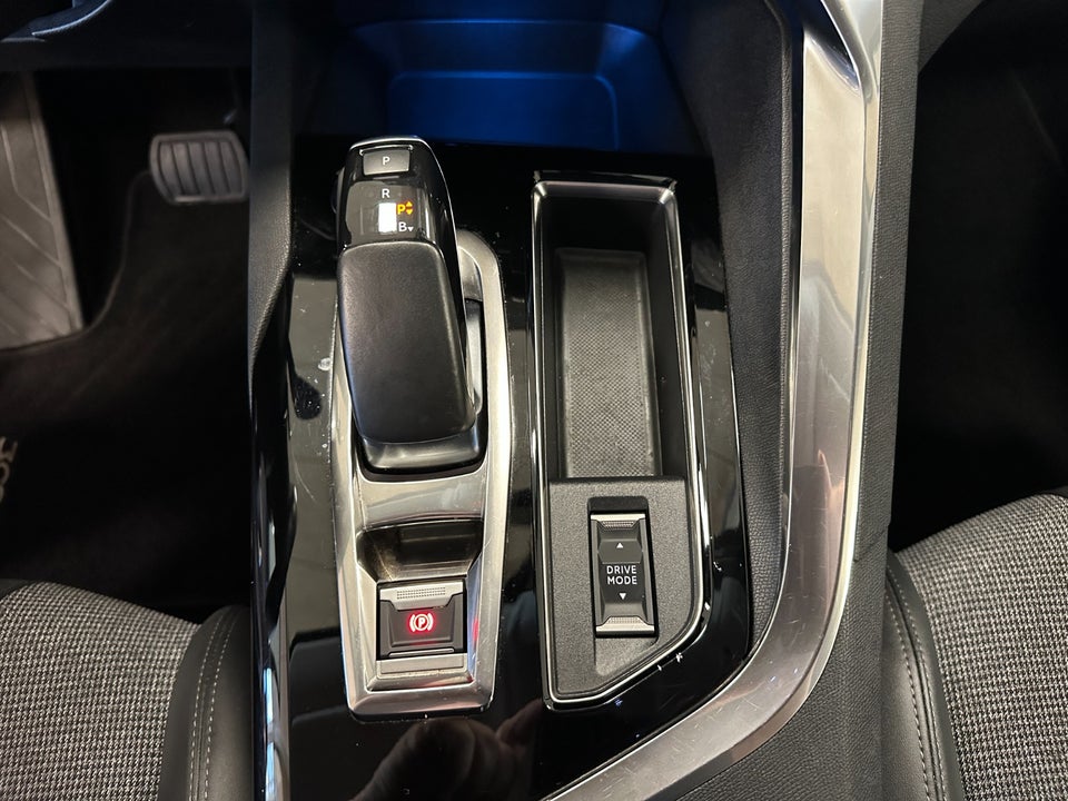 Peugeot 3008 1,6 Hybrid Allure Limited EAT8 5d