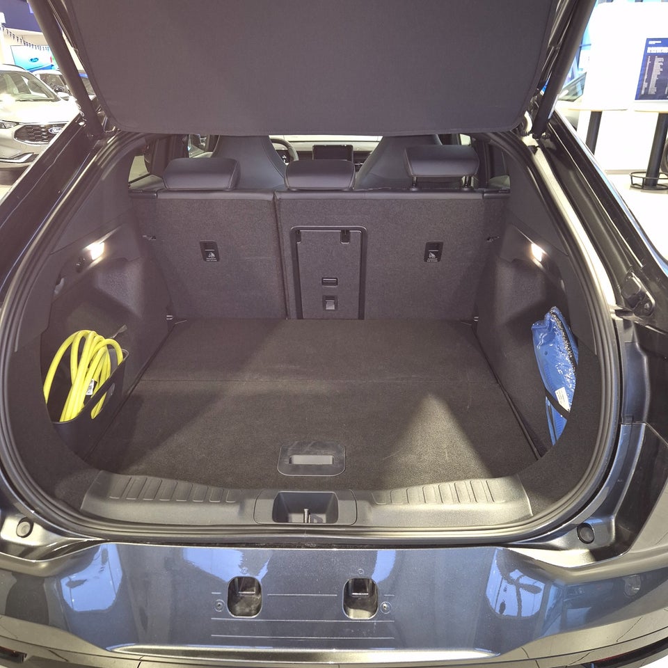 Ford Capri 82 Premium Extended Range 5d