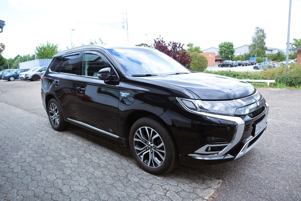 Mitsubishi Outlander 2,4 PHEV Intense CVT 4WD 5d