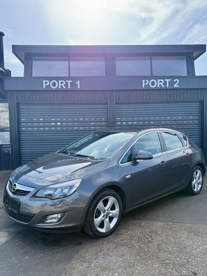 Opel Astra 1,4 T 140 Sport 5d