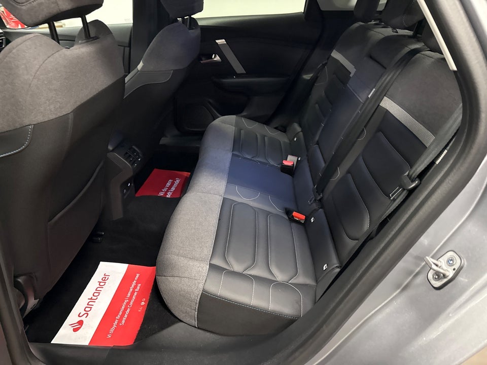 Citroën ë-C4 X 50 Shine 4d