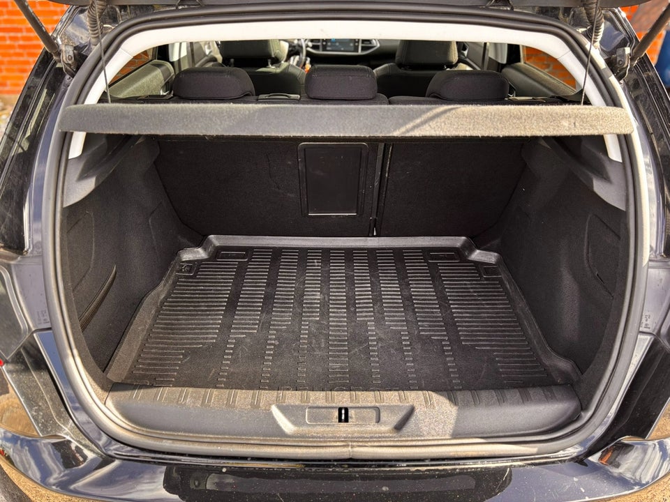 Peugeot 308 1,6 BlueHDi 120 Allure Sky 5d