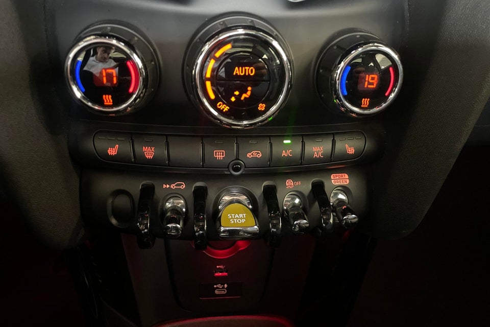 MINI Cooper SE Greenwich 3d