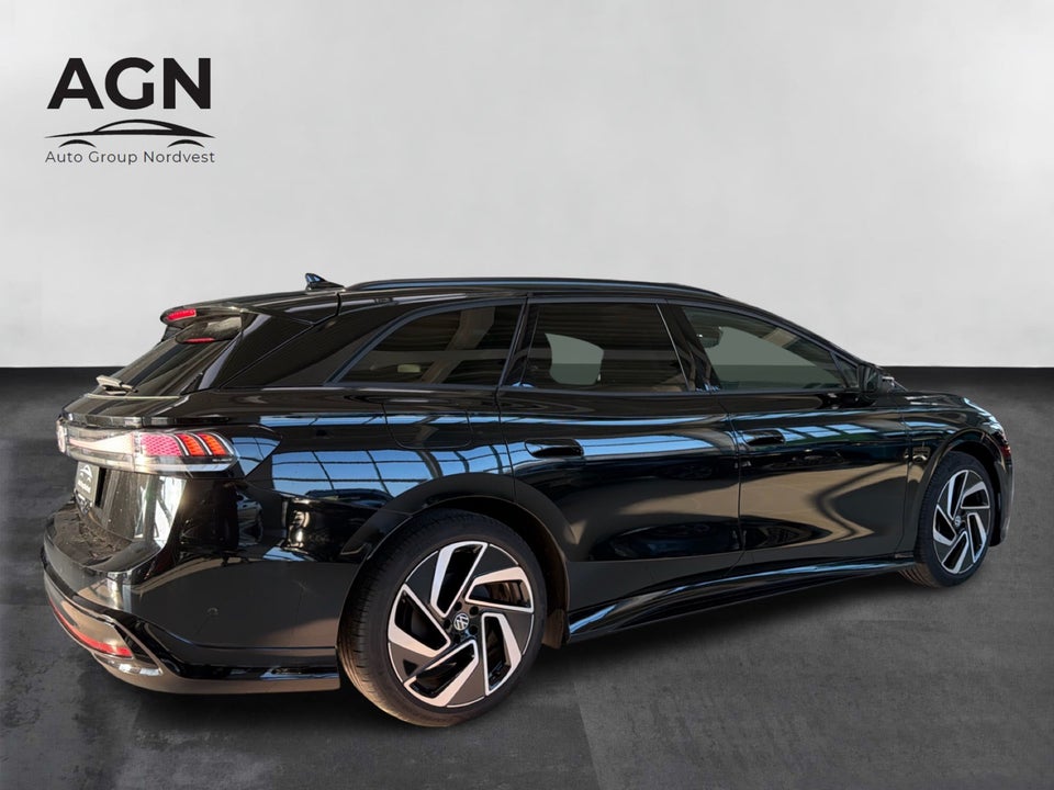 VW ID.7 77 Style+ Tourer 5d