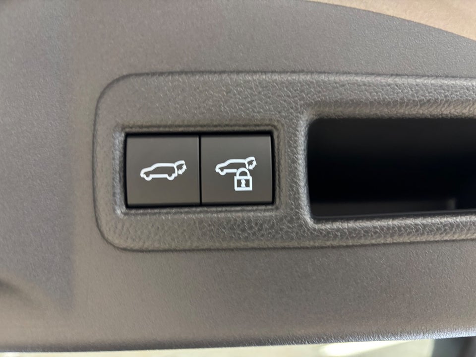 Subaru Solterra 73 Limited 5d