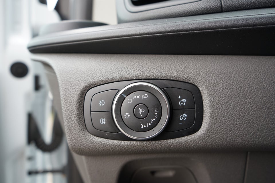 Ford Transit Custom 300 L2 2,0 TDCi 130 Trend