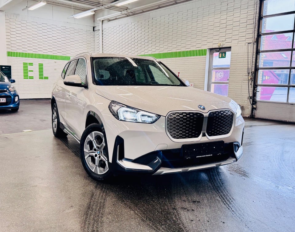BMW iX1 eDrive20 X-Line 5d