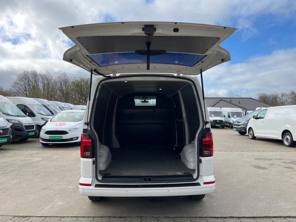 VW Transporter 2,0 TDi 150 Kassevogn DSG lang