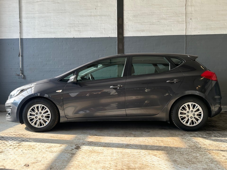 Kia Ceed 1,6 CRDi 136 Style 5d